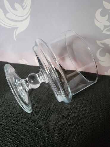 Ostalo posuđe: Bombonijera vitaz kristalno staklo. Bombonijera je bez ostecenja,sve na lalafo.rs — 10 Ostalo posuđe: Bombonijera vitaz kristalno staklo. Bombonijera je bez ostecenja,sve — 10