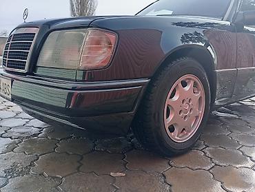 Mercedes-Benz: Mercedes-Benz 220: 1994 г., 2.2 л, Механика, Бензин, Седан — 2