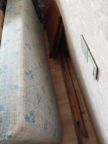 mebel materialı: İşlənmiş, Təknəfərlik çarpayı, Bazasız, Siyirməsiz