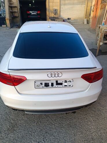 Audi A5: 2 l | 2012 il Sedan