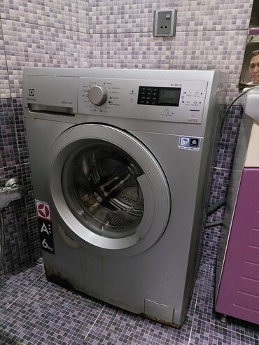 Paltaryuyan maşınlar: Paltaryuyan maşın Electrolux, 6 kq, Avtomat, Qurutmasız, Kredit yoxdur