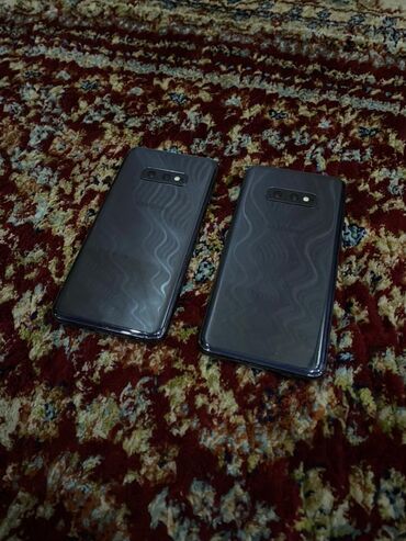 телефон с: Samsung Galaxy S10e, Б/у, 128 ГБ, цвет - Черный, 2 SIM