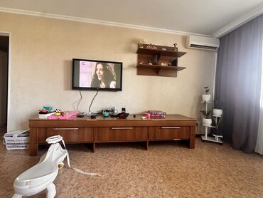 отдам даром мебель бишкек: Отдам даром полку справа от телевизора, тумбу под телевизор, стол