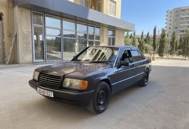 Mercedes-Benz 190 (W201): 2 l | 1990 il Sedan