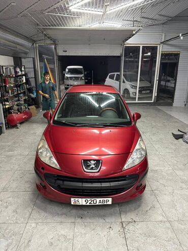 антена на авто: Peugeot 207 хэтчбек, 5 дверей, красный цвет (винный/бордовый). Кузов и