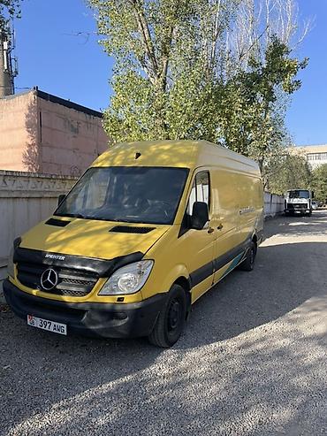 обшивка на одиссей: Mercedes-Benz Sprinter (длинная база, высокий кузов), желтый фургон — 1