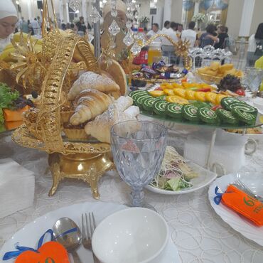продам мебель бу: Зал үчүн үстөл, Колдонулган, Бүктөө эмес, Oval