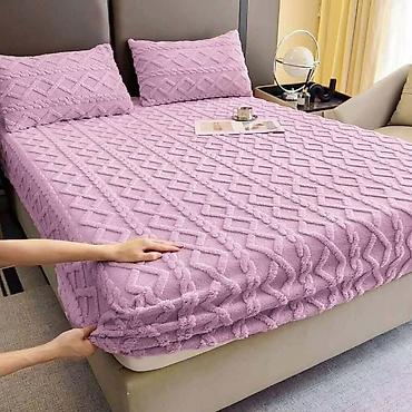 Posteljina: Reljefni čaršafi Čaršaf na lastiš 25 + 2 jastučnice(5) Cena 3800 — 4