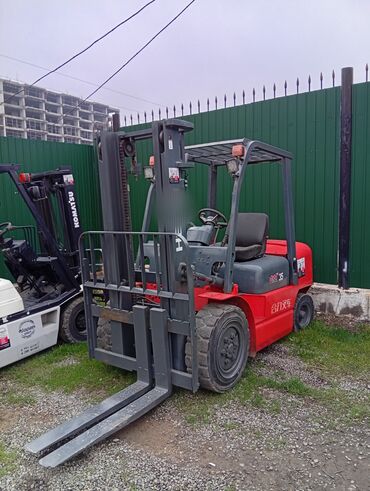 Погрузчики: Погрузчик, Komatsu, 2019 г., Колесный, Вилочный