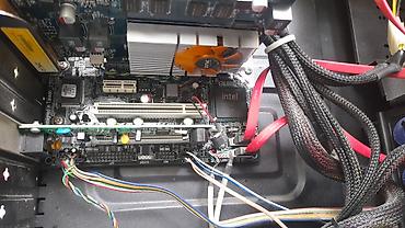 Masaüstü kompüterlər və iş stansiyaları: - Prosessor: Intel Dual-Core E5700, 3.00 GHz - Operativ yaddaş (RAM) — 4
