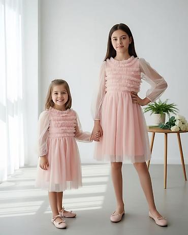 plesne patike: ✨ Elegantna til haljina ✨ Pednji deo haljine krase bogati nabori i — 1