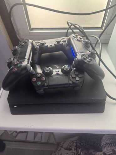 купить новый плейстейшен 4: Продам PS4 Slim в отличном состояние (прошитый) в комплекте четыре