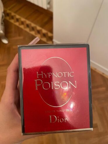 s8 parfum: Dior Hypnotic poision,xanımlar üçün,çəkici qoxusu var,Dior’firmasının