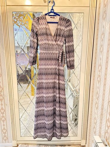 Gündəlik donlar: İki fərqli qadın paltarı dəsti 1) Qara krujeva üstlü, aşağı hissəsi — 7