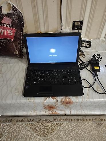 15.6 ekran: Toshiba noutbuk - Marka/model: Toshiba (Satellite seriyası yazısı — 3
