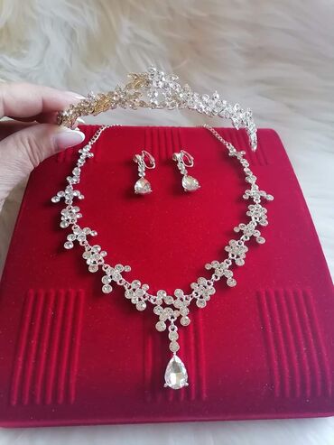 Setovi nakita: Cena 2500 din — 12