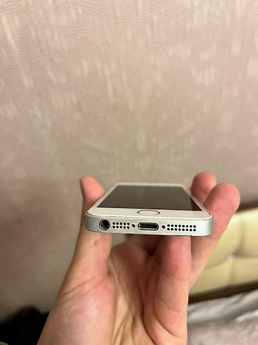 ayfon es 5: IPhone 5s, Gümüşü — 1