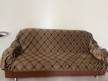 продаю в связи переездом: Продаю диван в хорошем состоянии продается в связи с переездом !!!