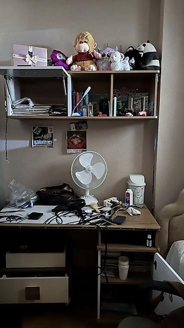 stol dəsdi: Komplekt iş masası satılır yaxşı vəziyyətdədir genişdir bölmələri var — 2