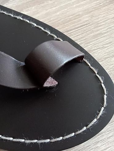 Sandale: PULL&BEAR kožne sandale – tamno braon.Proizvodjač Španija. - — 2