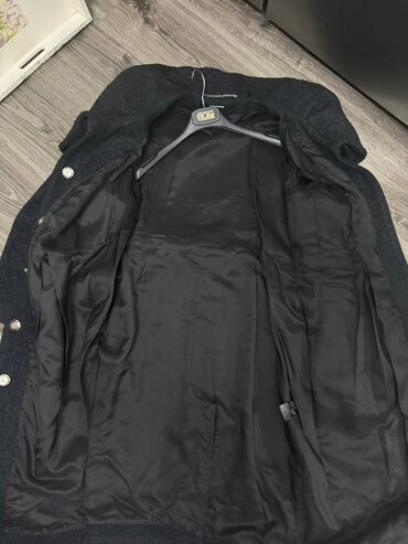 Kaputi: Mona, L, Sa postavom — 9