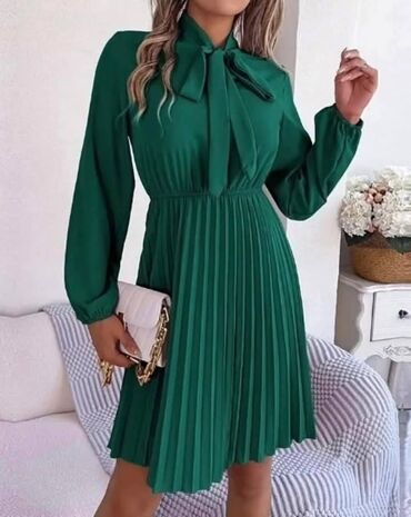 Dresses: One size, Evening, Other sleeves