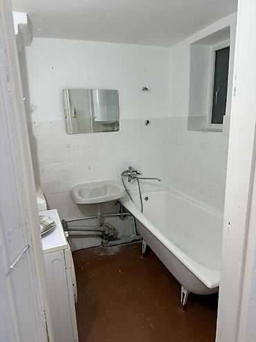 Долгосрочная аренда комнат: Однокомнатная квартира сдаю аренда 20 000 сом коммунальные услуги — 5