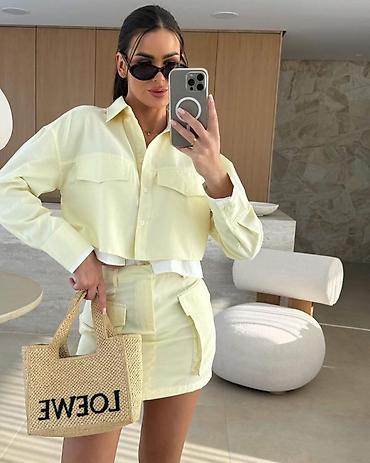 Kompleti: 🔥Top zenski komplet košulja + mini suknja
✅3200 din — 3