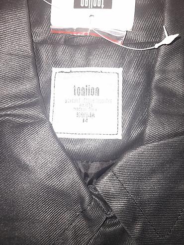 Ветровки: Актуально,без лишних вопросов.Продаются 4 куртки весна- осень,тонкие — 7