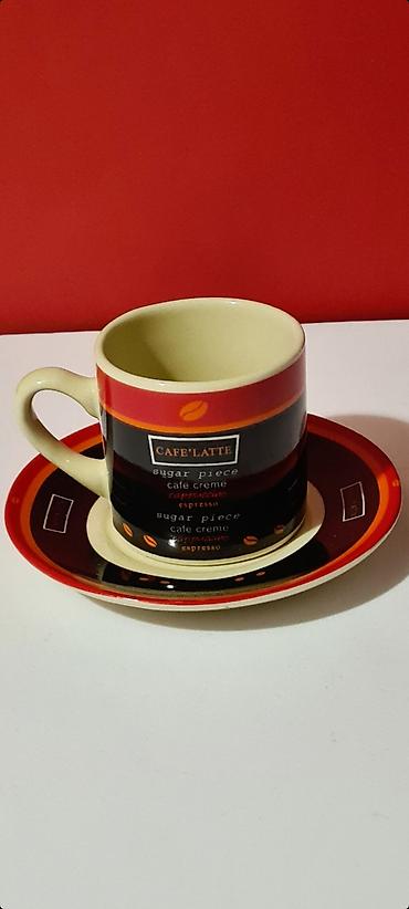 Kompleti posuđa: Servis 6 malih šoljica sa tacnom za kafu, motiv “CAFE’ LATTE”. - Nove — 8