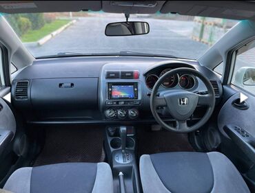 купить машину шевроле: Honda Fit: 2003 г., 1.3 л, Автомат, Бензин, Хетчбек