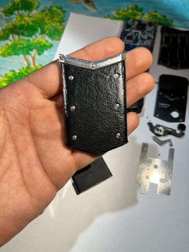 Vertu: Vertu Signature Touch, rəng - Boz, Düyməli — 15