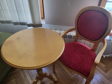 Setovi stolova i stolica: Na prodaju stilski stocic i stolica