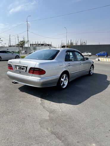 Mercedes-Benz: Mercedes-Benz E-Class: 2001 г., 3.2 л, Автомат, Бензиновая, Седан — 3