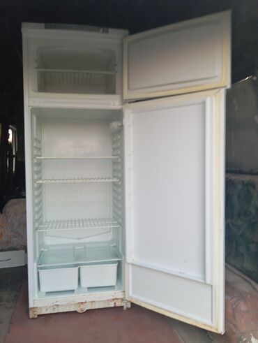 Холодильники: Холодильник Indesit, Б/у, Двухкамерный, 60 * 180 *