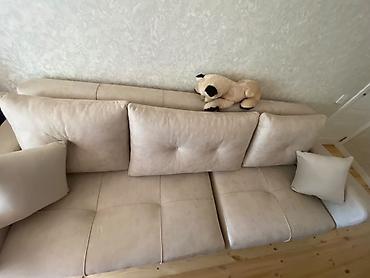 ikinci el kunc divanari: Künc divan düz yığılıb. Az işlənib. 2,5 m uzunluğu.
 200 man — 2