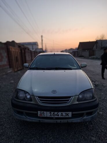 Toyota: Toyota Avensis: 1999 г., 1.8 л, Механика, Бензин, Седан