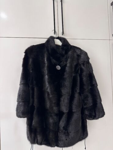 купить шубу недорого: Ideal veziyyetde şuba satılır.çox az istifade olunub.təbiidir.heç bir