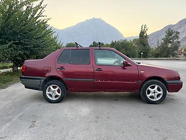 авто эмаль: Volkswagen Vento: 1993 г., 1.6 л, Механика, Бензин, Седан — 2