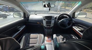 Продажа авто: Toyota Harrier, белый кроссовер с правым рулём. Оснащён просторным — 8