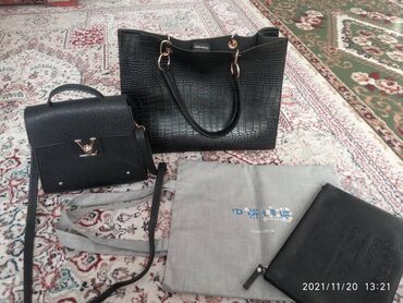 Продается жен сумки хорошо качество все фирменные всего за 1000 сом