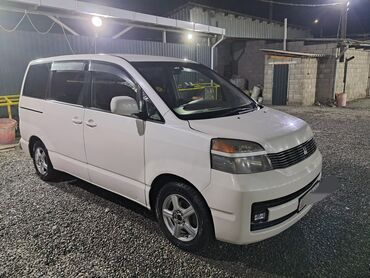 Toyota: Toyota Voxy: 2003 г., 2 л, Автомат, Бензин, Минивэн