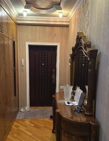 Uzunmüddətli kirayə mənzillər: Mənzil Azadlıq metrosunun cixiwindadi 9 Mertebeli binanin 4cu -da lalafo.az — 9 Uzunmüddətli kirayə mənzillər: Mənzil Azadlıq metrosunun cixiwindadi 9 Mertebeli binanin 4cu — 9