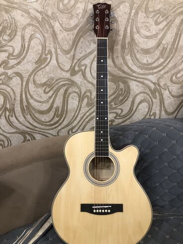 Qarmonlar: Akustik gitara, 6 sim, Yeni, Ödənişli çatdırılma
