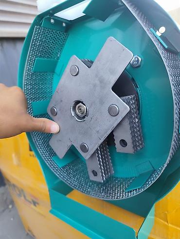 grinder: Кормоизмельчитель электрический M.I.R. model MR-1801 Назначение: - — 2