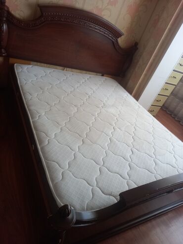 двухместная кровать: Б/у, Двуспальная кровать, Без подьемного механизма, С матрасом, Без выдвижных ящиков, Турция