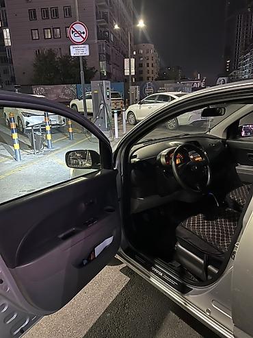 Daihatsu Sirion: 2007 г., 1 л, Механика, Бензин, Хэтчбэк