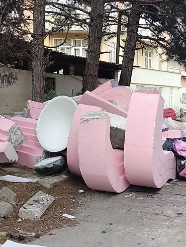 Dekor penoplastlar satılır Qiymət 1əd üçün qeyd olunub. Razılaşa