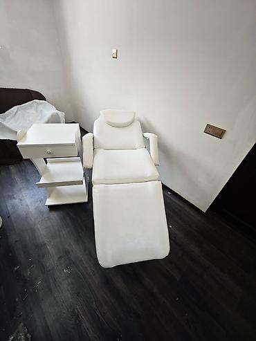 Salon, tibbi mebel: Təzədirİstifadə edilməyib Qollu Ağ Masaj kreslosu (stolu) Etejerka — 5