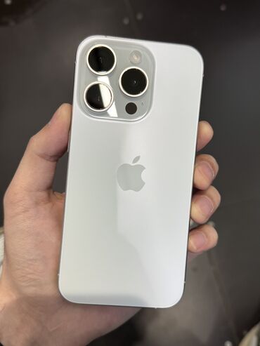 Apple iPhone: IPhone 15 Pro, Б/у, 1 ТБ, White Titanium, Зарядное устройство, Защитное стекло, Чехол, 90 %